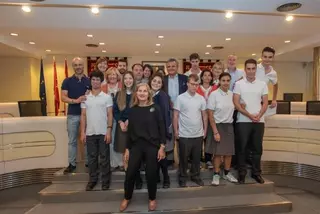 De Foxá entrega los diplomas de prácticas a los alumnos del Colegio Virgen de Lourdes 
