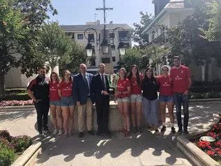 El alcalde recibe al equipo femenino de Rugby 7, ganadoras de la Copa Reina