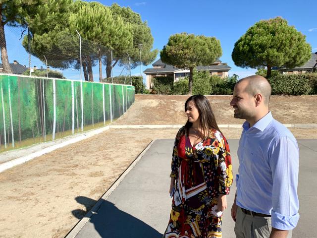 El Monte del Pilar estrena un mural de arte urbano y una pista de petanca