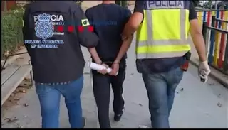La Policía Nacional registra una vivienda en Boadilla tras la detención de 7 butroneros altamente especializados