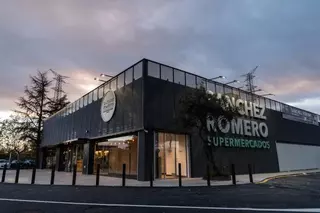 Sánchez Romero inaugura un nuevo supermercado 'Premium 360' en la Urb. Pinnea, entre Majadahonda y Boadilla