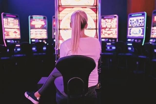 La Comunidad de Madrid prohibe temporalmente la apertura de nuevos locales de juego y apuestas