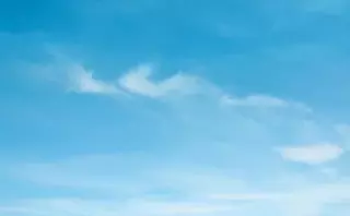 De cielo poco nuboso a despejado en la previsión del tiempo para hoy