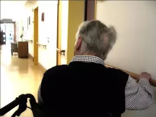 Sanidad interviene 144 residencias con 57 equipos presenciales sanitarios y el SUMMA realiza más de 4.200 traslados de residentes a hospitales