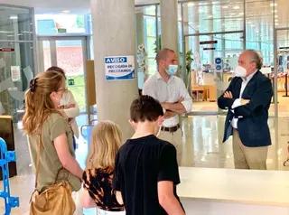 El Ayuntamiento de Majadahonda estrena el telepréstamo para mayores en la reapertura de la Biblioteca