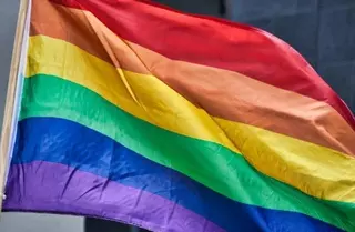 El PSOE de Majadahonda denuncia "presiones de Vox por reivindicar la diversidad con la bandera arco iris"