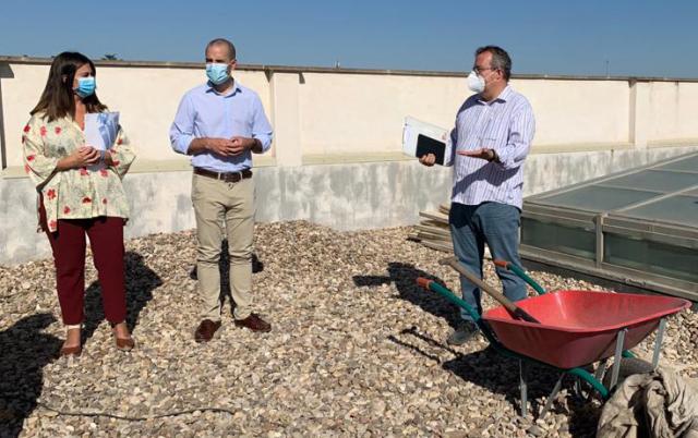 El Ayuntamiento aprueba un proyecto de obras en colegios e incrementa la limpieza en los centros