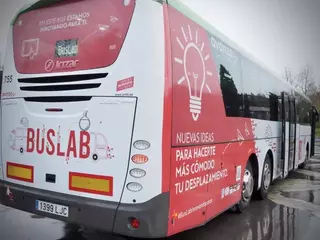 El primer 'Buslab', autobús laboratorio, comienza a funcionar en Majadahonda