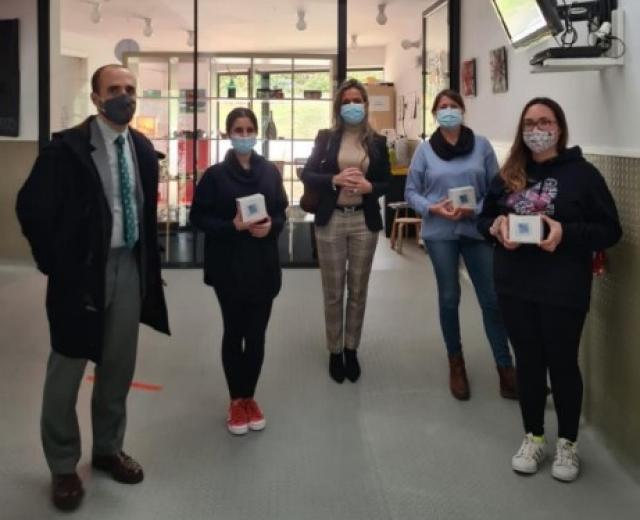 El Ayuntamiento entrega medidores de CO2 a centros educativos y de educación especial