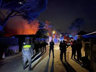 Un virulento incendio en Pozuelo acaba con la vida de un anciano de 90 años