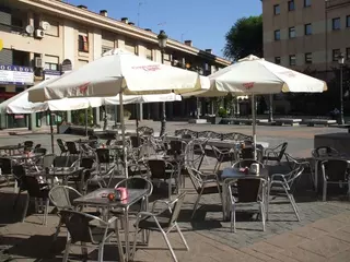 Díaz Ayuso ampliará a seis personas el límite por mesa en terrazas y hace obligatorio el uso de la mascarilla en restaurantes