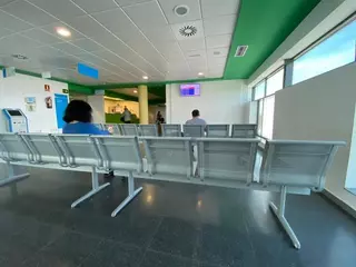El PSOE Majadahonda lleva a cabo una campaña de recogida de firmas en defensa de la sanidad pública
