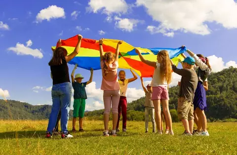 ¿Qué hacer con los niños cuando acaba el cole?  Ideas para entretener a tus hijos este verano