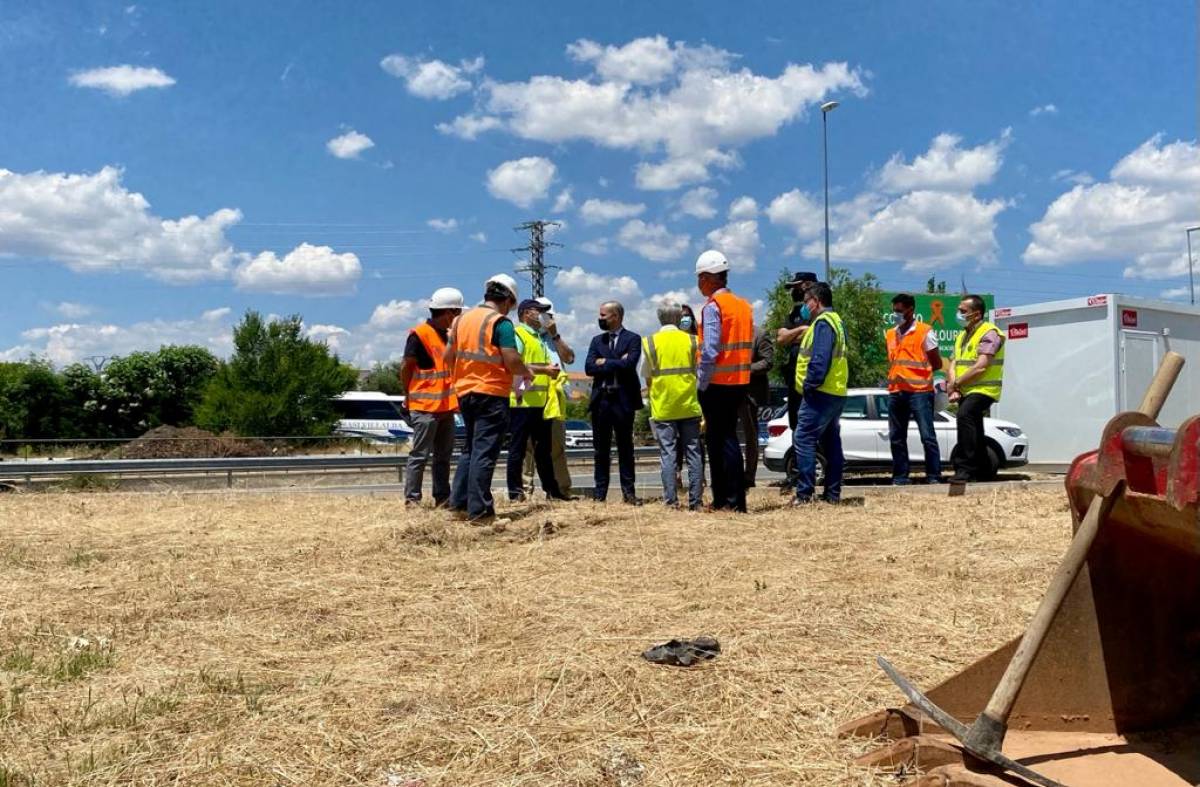 Hoy han arrancado las obras para la construcción de la pasarela peatonal de Roza Martín