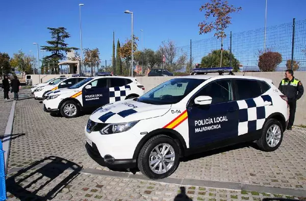 Dos jóvenes de Majadahonda devuelven un sobre extraviado que contenía 5.000€