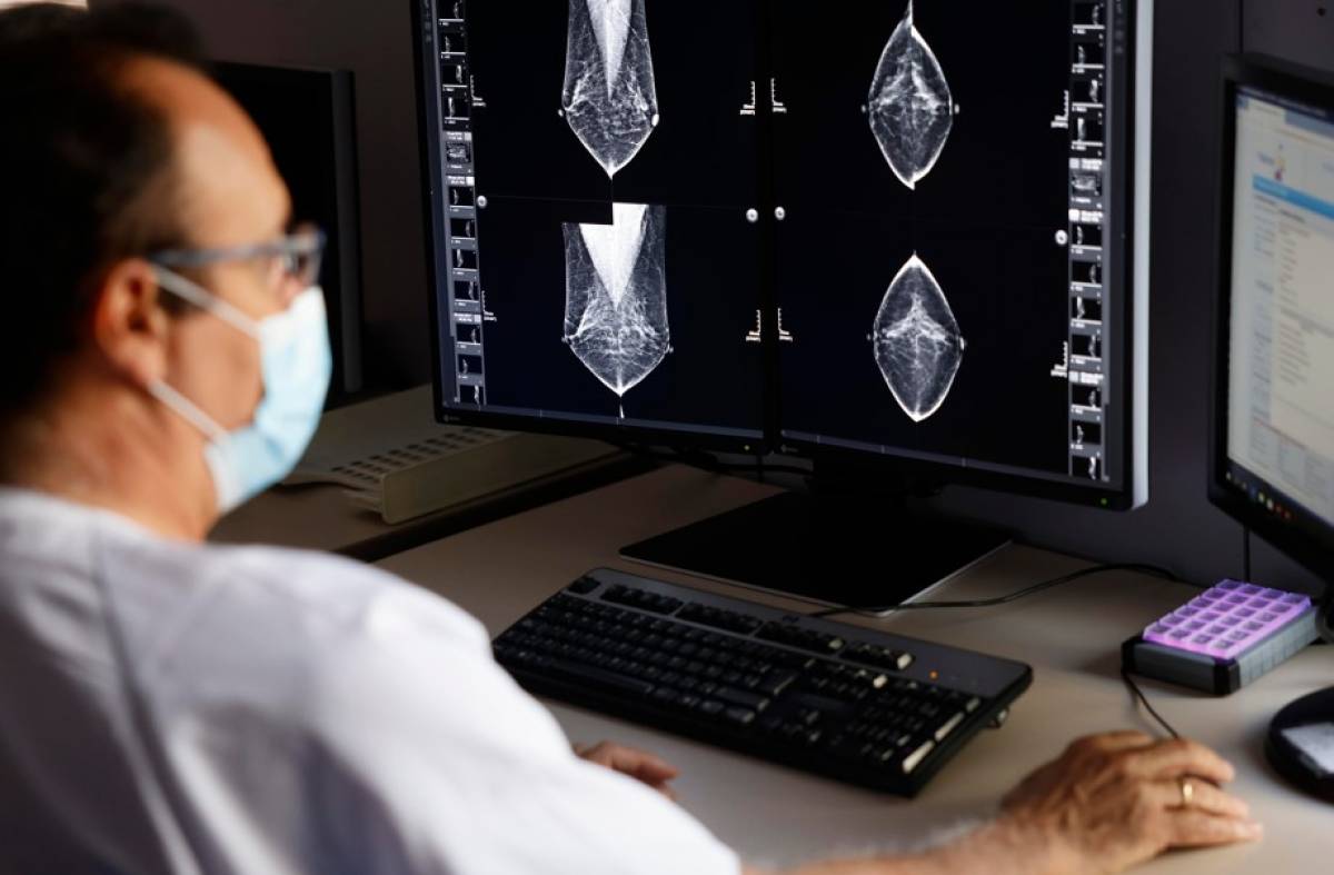 Todos los hospitales madrileños realizarán las pruebas para la detección precoz del cáncer de mama