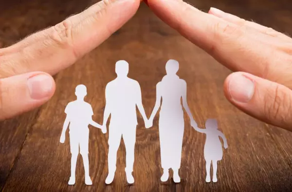 La Comunidad de Madrid busca familias para acoger a menores tutelados durante el curso escolar