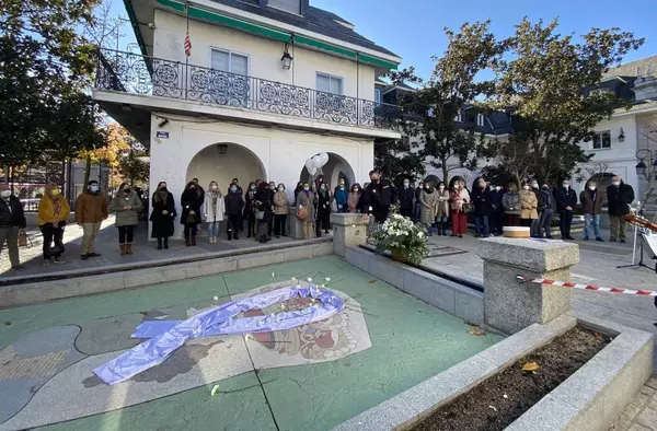 Majadahonda recuerda en un acto a las 37 mujeres y 5 niños víctimas de la Violencia de Género