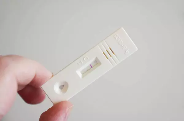 Los test de antígenos gratuitos se podrán recoger en farmacias a partir de este miércoles