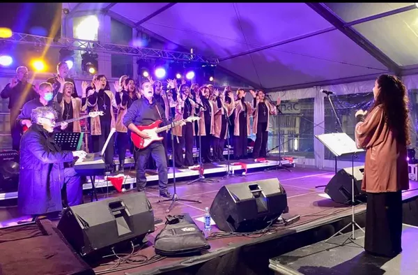 Inaugurada la Carpa de la Navidad en la Plaza de los Jardinillos de Majadahonda 