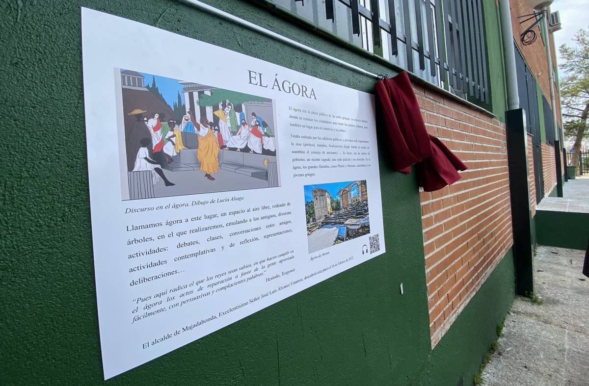 Inauguración de 'El Ágora', el nuevo espacio de interacción e intercambio social del Instituto Leonardo Da Vinci
