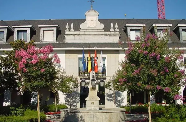 El Alcalde de Majadahonda veta la entrada en el Salón de Plenos del Ayuntamiento a vecinos afectados por el derribo del Polideportivo Huerta Vieja