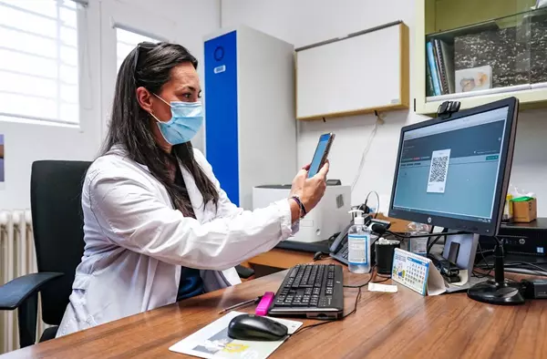 La teledermatología llega a las consultas de Atención Primaria de la región