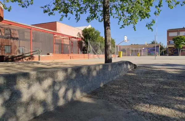 El AMPA del colegio Antonio Machado en pie de guerra por el retraso de las obras del gimnasio