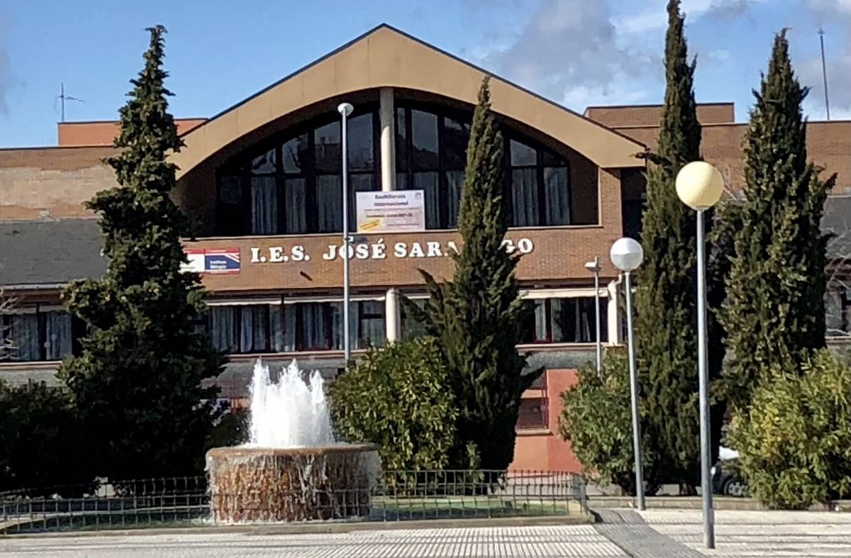 El Ayuntamiento de Majadahonda apoya con becas a los alumnos del Bachillerato Internacional del IES José Saramago 