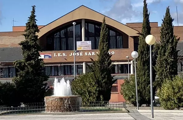 El Ayuntamiento de Majadahonda apoya con becas a los alumnos del Bachillerato Internacional del IES José Saramago 