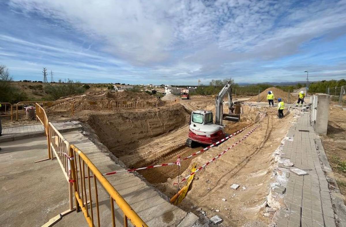El Ayuntamiento de Majadahonda realiza la primera obra en Los Satélites tras asumir el mantenimiento de la urbanización 