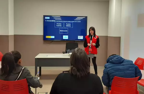 Cruz Roja Majadahonda-Las Rozas pone en marcha un taller de búsqueda de empleo para personas refugiadas y solicitantes de asilo