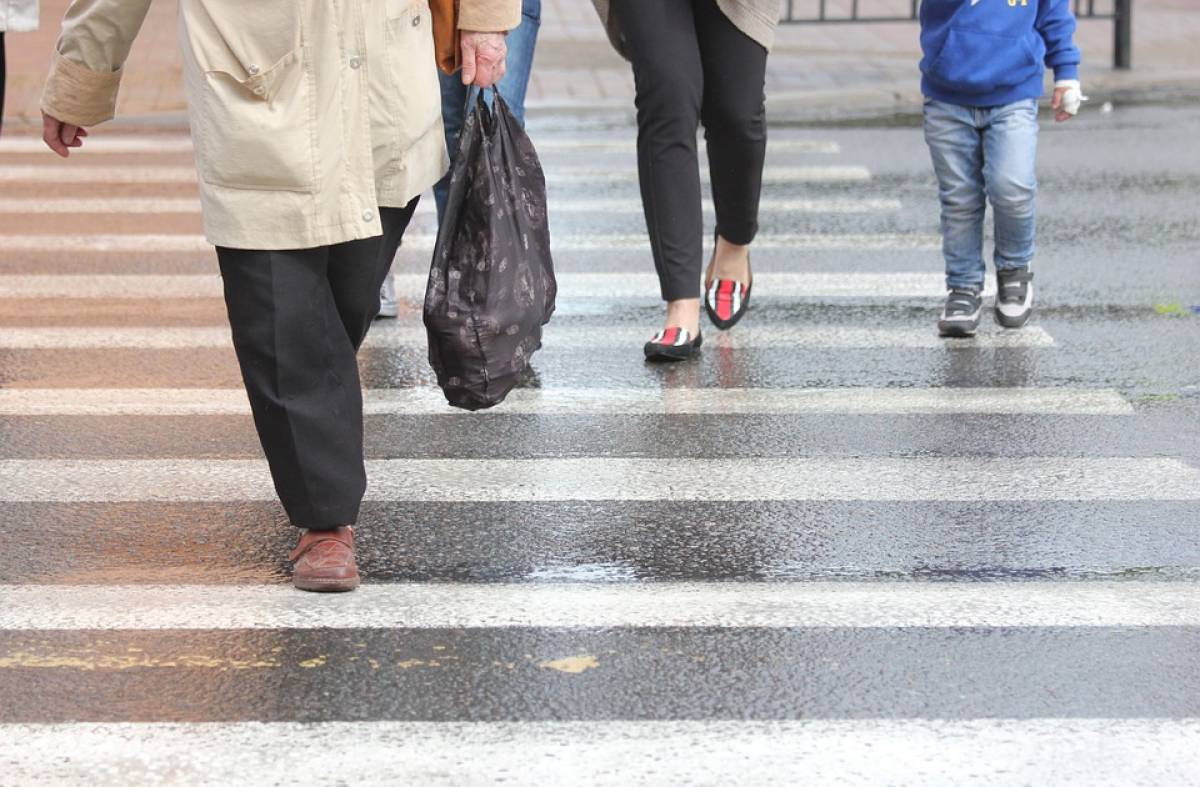 El primer paso de peatones inteligente de Majadahonda se ha instalado en la Avenida de España