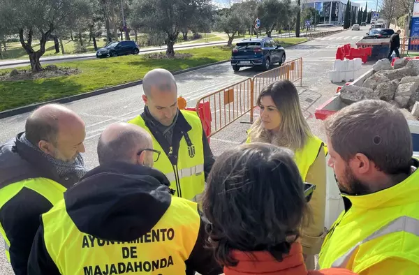 Arrancan las obras de la demandada nueva acera en la calle Norias de Majadahonda