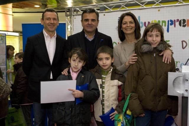 Los escolares majariegos reciben los premios de la IV edición del concurso de dibujo Dibuemprende
