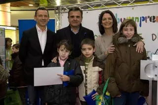Los escolares majariegos reciben los premios de la IV edición del concurso de dibujo Dibuemprende
