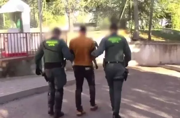 La Guardia Civil desaloja a los okupas de Majadahonda: 5 detenidos con más de 100 delitos