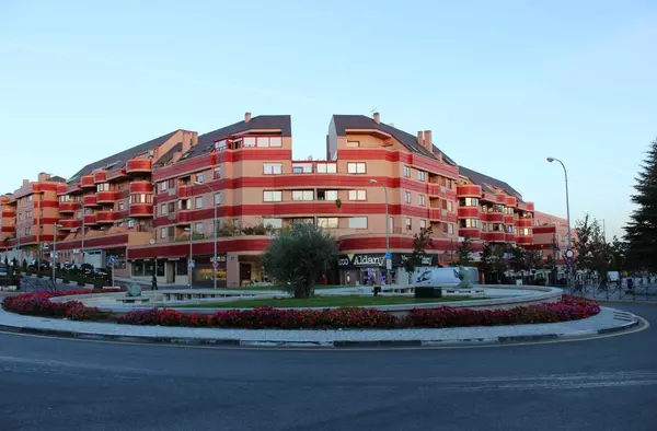 Más Madrid e Izquierda Unida se comprometen a aplicar la ley de vivienda en Majadahonda