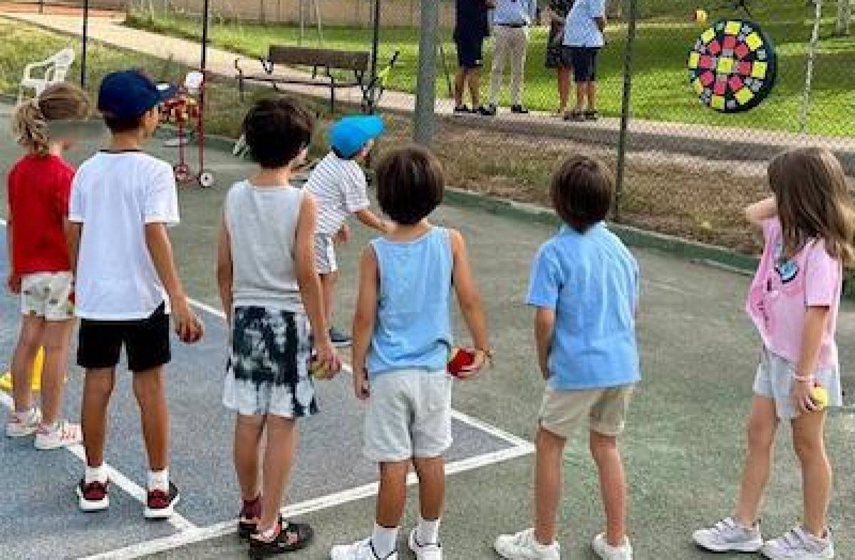 Majadahonda apuesta por el deporte con las jornadas de tecnificación de tenis y pádel para jóvenes deportistas locales 