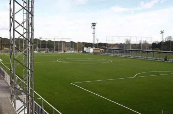 El estadio Cerro del Espino tendrá su cubierta: la moción de Vecinos por Majadahonda es aprobada por mayoría