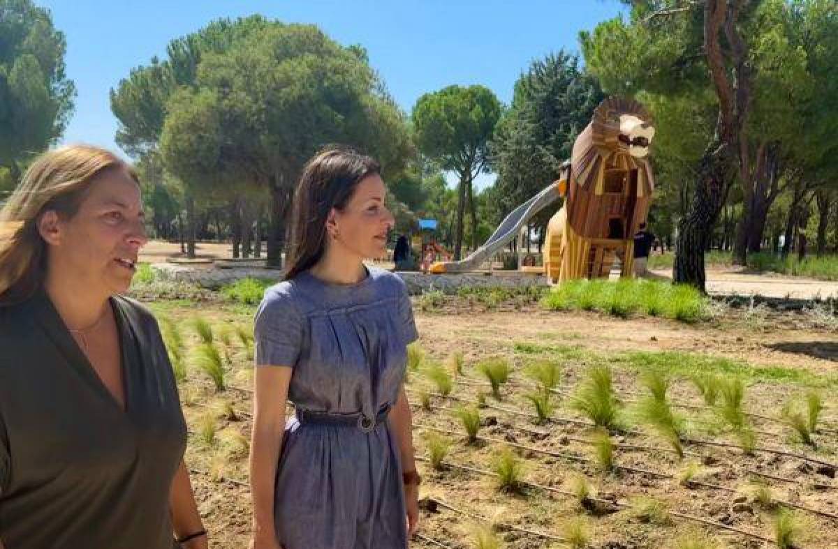 El parque 'Cerro del Aire' de Majadahonda se renueva con grandes elementos infantiles