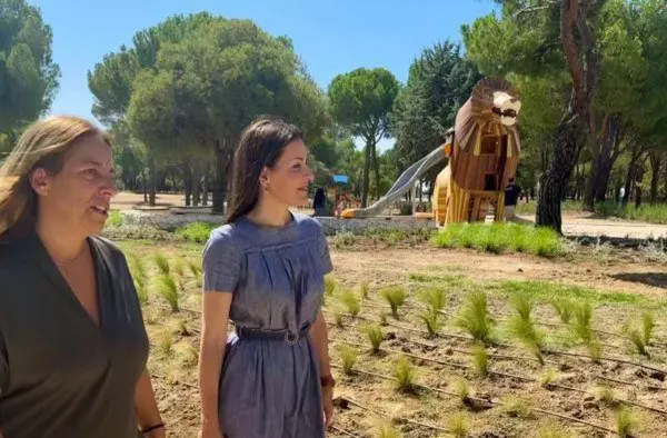 El parque 'Cerro del Aire' de Majadahonda se renueva con grandes elementos infantiles