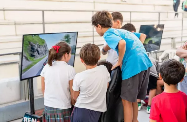 Talleres gratuitos: 'Sobreexposición a Pantallas y redes sociales en menores' en la Escuela de Padres de Majadahonda