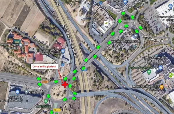 Cambios en la circulación de las rotondas del puente sobre la M50 ante la nueva fase de la obra de la pasarela de Roza Martín 