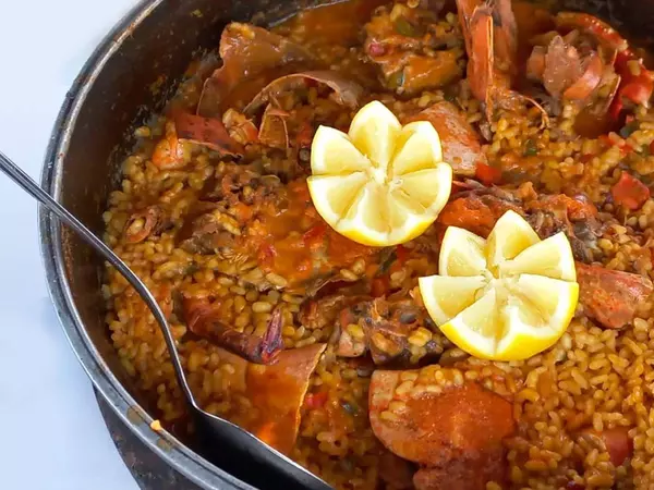 Consigue gratis un Menú Arroz con Bogavante para 2 personas en La Parada 