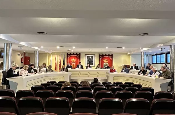 Los concejales de la oposición solicitan la convocatoria de un Pleno Extraordinario en Majadahonda: estos son los motivos