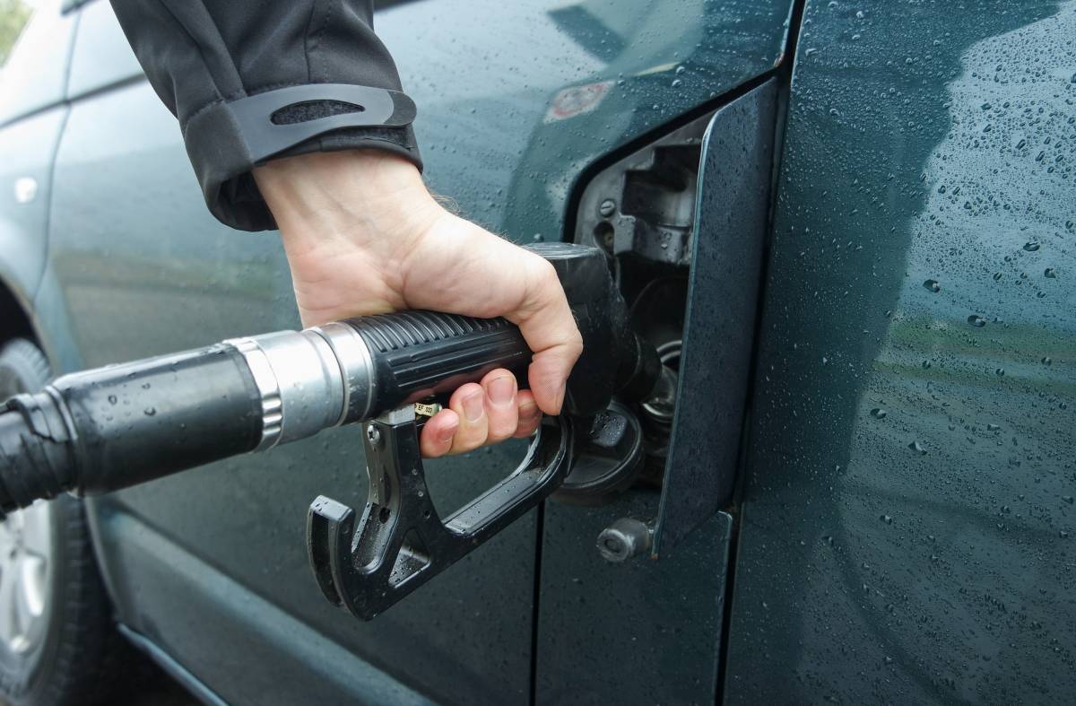 'Operación Salida' de verano: Estas son las gasolineras más baratas según tu combustible y código postal 