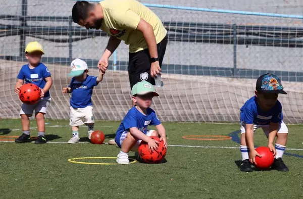 Prefootball: la nueva escuela de fútbol para niños desde 16 meses de edad a los 5 años