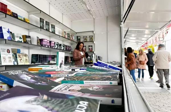 Feria del Libro de Majadahonda 2024: firmas de libros, magia, teatro, cuentacuentos, encuentros literarios y más