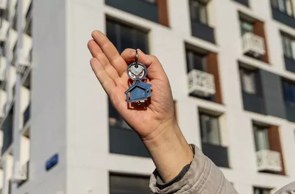 La Comunidad de Madrid estrena bajadas de impuestos en la compra y alquiler de vivienda 